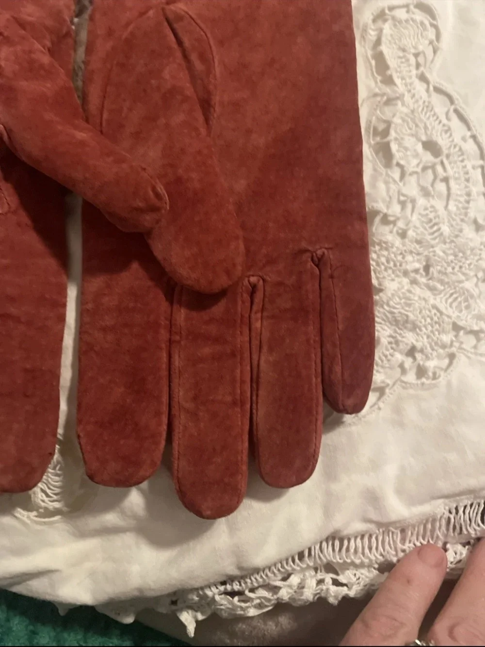 Vintage Woman’s Large Aris 115  Reddish  Suede Leather Gloves Fleece Lined